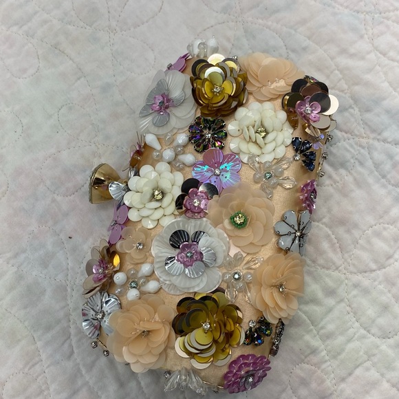 Floral Beaded Embellished Cream and Pink Clutch with Gold handle and chain. - Picture 12 of 16